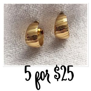 🚨CLOSET CLOSING🚨 Gold Toned Striped Earrings